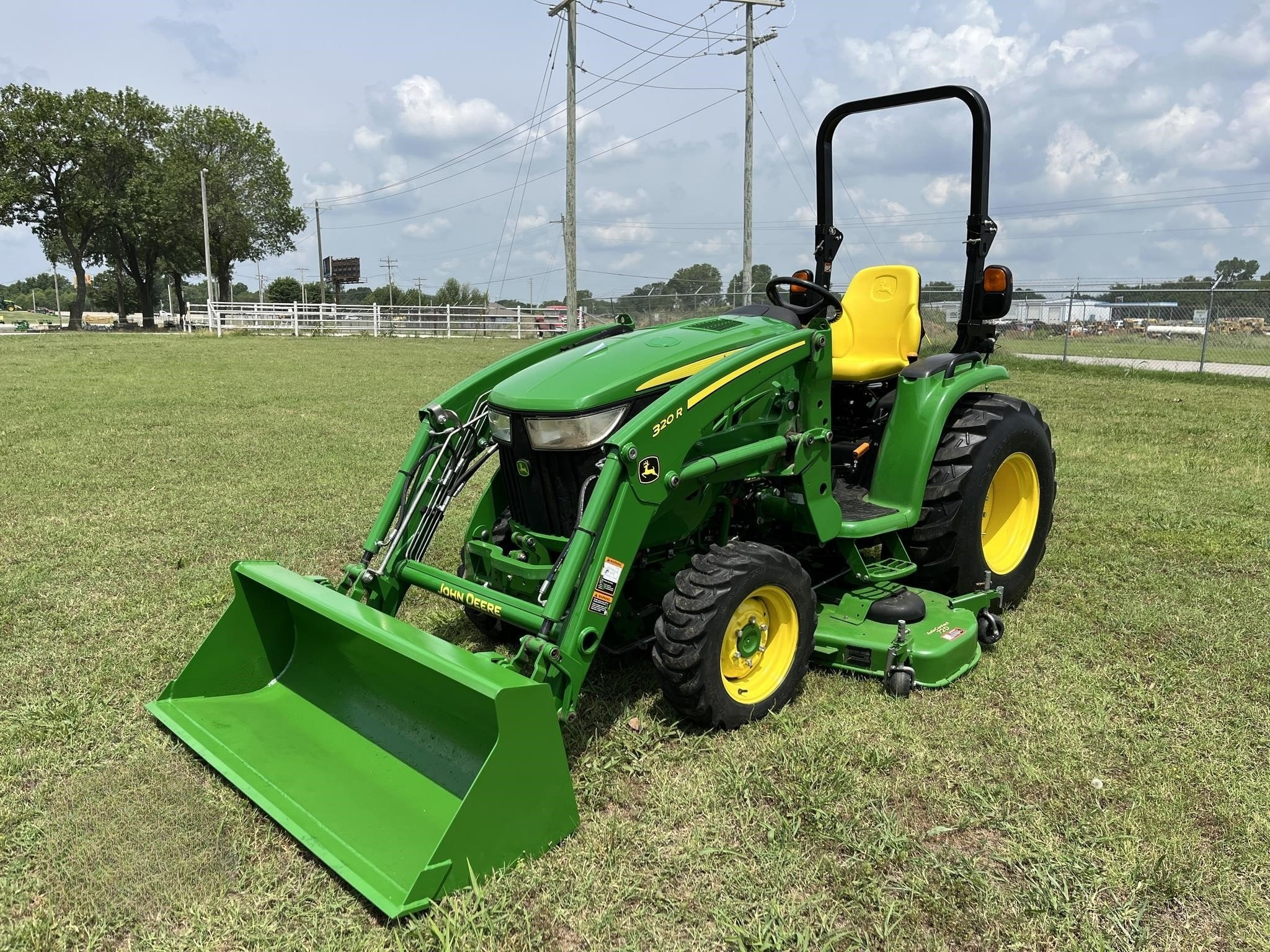 2018 John Deere 3046R